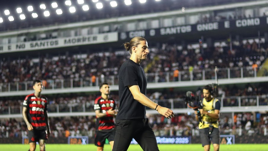 O Flamengo de Filipe Luís voltou a ter um jogador expulso