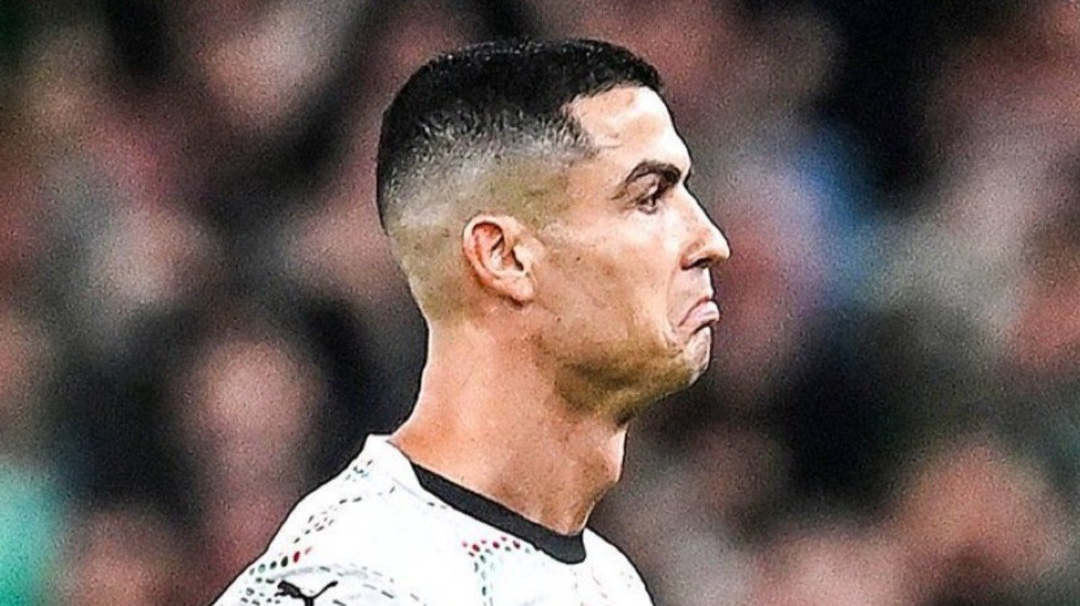 CR7%20pode%20desfalcar%20Portugal%20na%20Copa%20ap%C3%B3s%20cotovelada