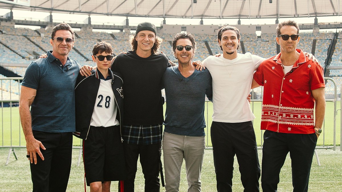 Jogadores do Flamengo jogam futebol com atores de “Deadpool & Wolverine”