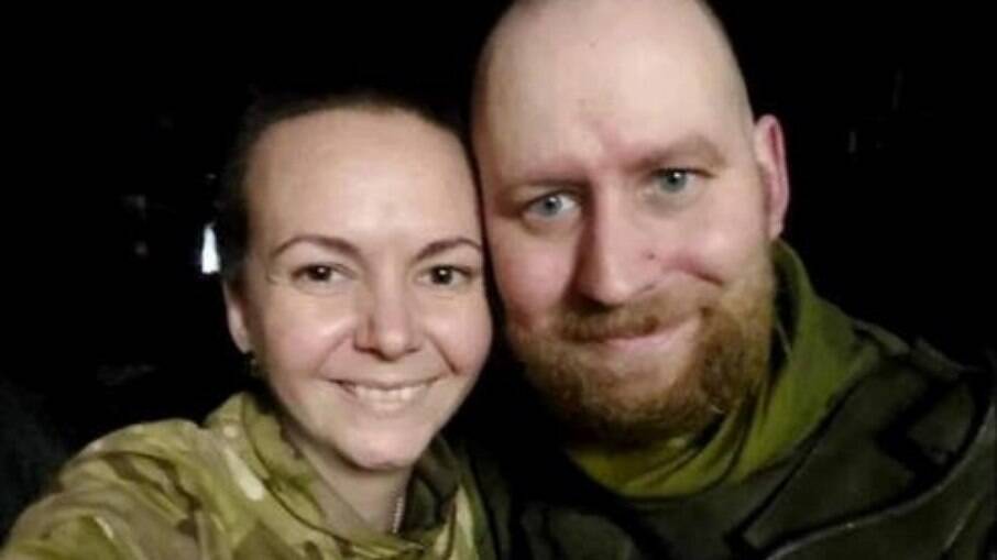 Casal se casou na siderúrgica de Azovstalm em Mariupol