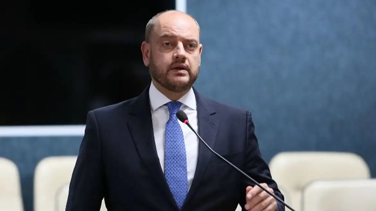 Rio exonera 6,1 mil comissionados e prevê economia de R$ 221 mi