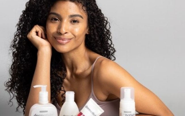 Férias escolares: 7 dicas de skincare para adolescentes com pele acneica