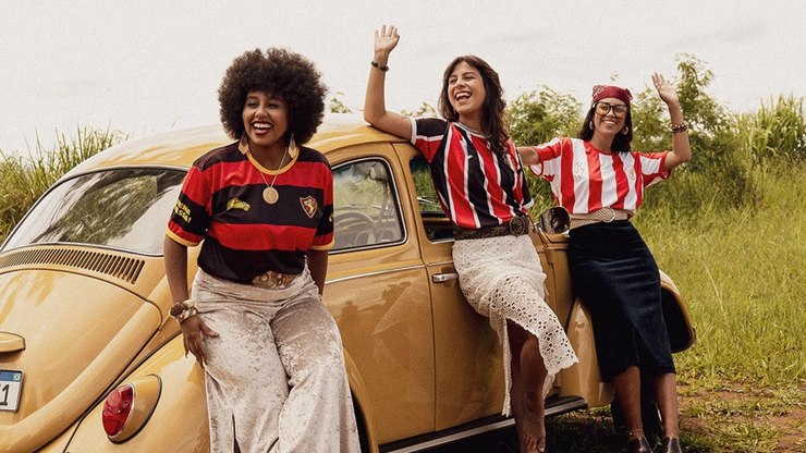 N%C3%A1utico%2C%20Santa%20Cruz%20e%20Sport%20homenageiam%20%22O%20Agente%20Secreto%22