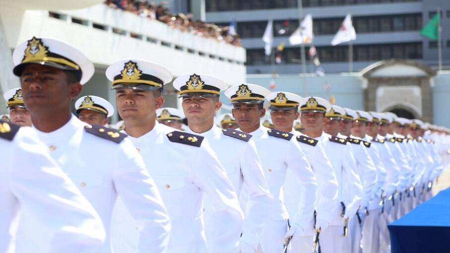 Marinha abre concurso com 960 vagas para nível médio