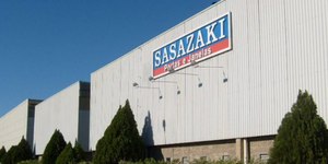 Sasazaki demite 60 pessoas e para produção em Marília (SP)