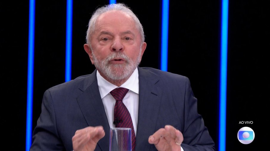 Lula confirmou ida ao debate em publicação no Twitter