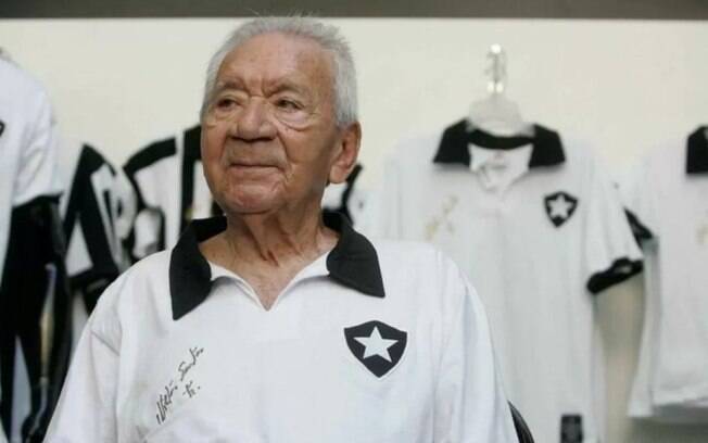 Família de Nilton Santos, ídolo do Botafogo, coloca à venda fotos históricas autografadas