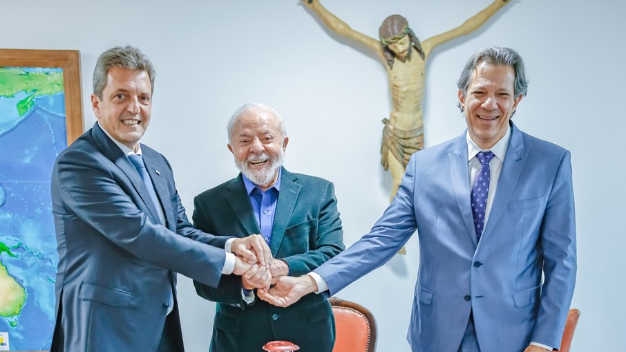 Sergio Massa, Lula e Haddad se reúnem em Brasília