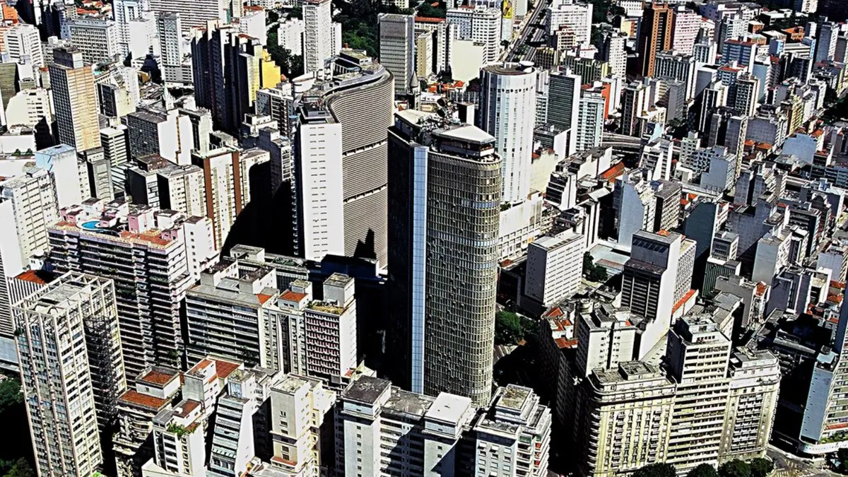 A Região Metropolitana de São Paulo é composta pela capital e mais 38 municípios