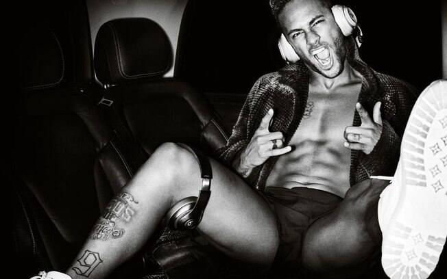 Neymar é clicado pelo famoso fotógrafo Mario Testino