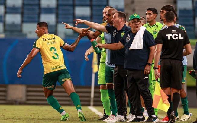 Com eliminação na Copa Verde, Cuiabá vai priorizar Brasileirão e Sula, onde mantém 100% de aproveitamento