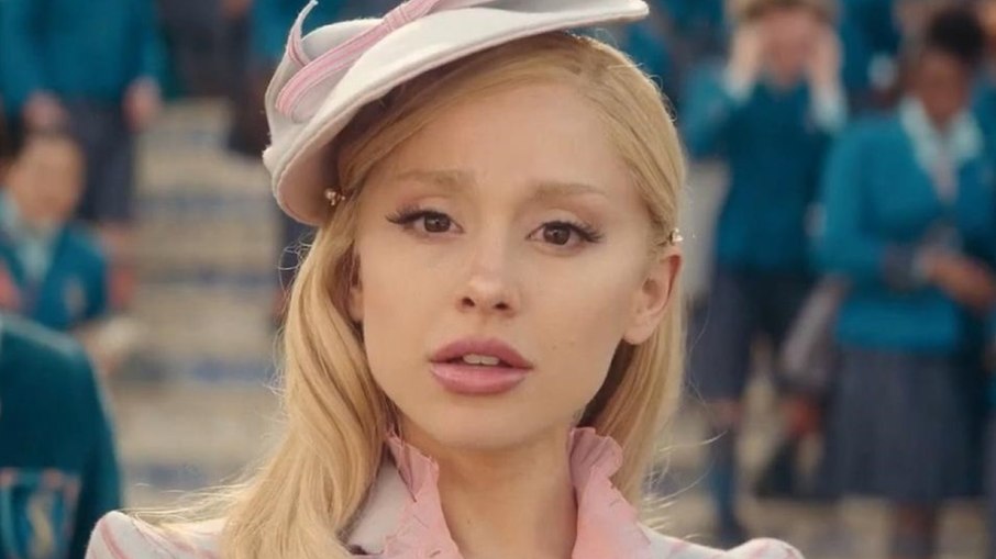 Ariana Grande como Glinda em 