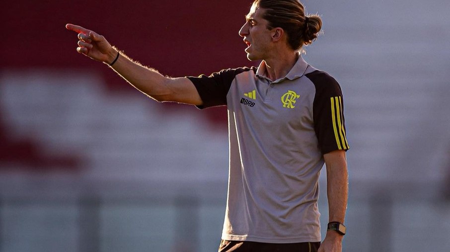 Filipe Luís comandou o sub-17 e o sub-20 do Flamengo antes de chegar ao profisional