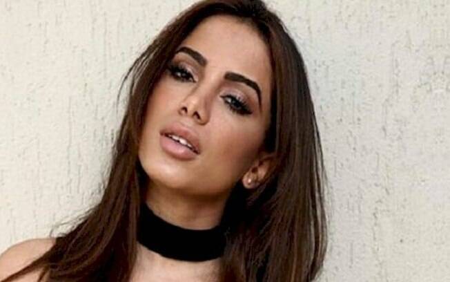 Anitta terá a “ajuda” de Luciano Huck para arrumar um namorado no “Domingão”