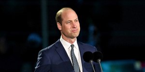 Cacique místico age para garantir sol ao príncipe William