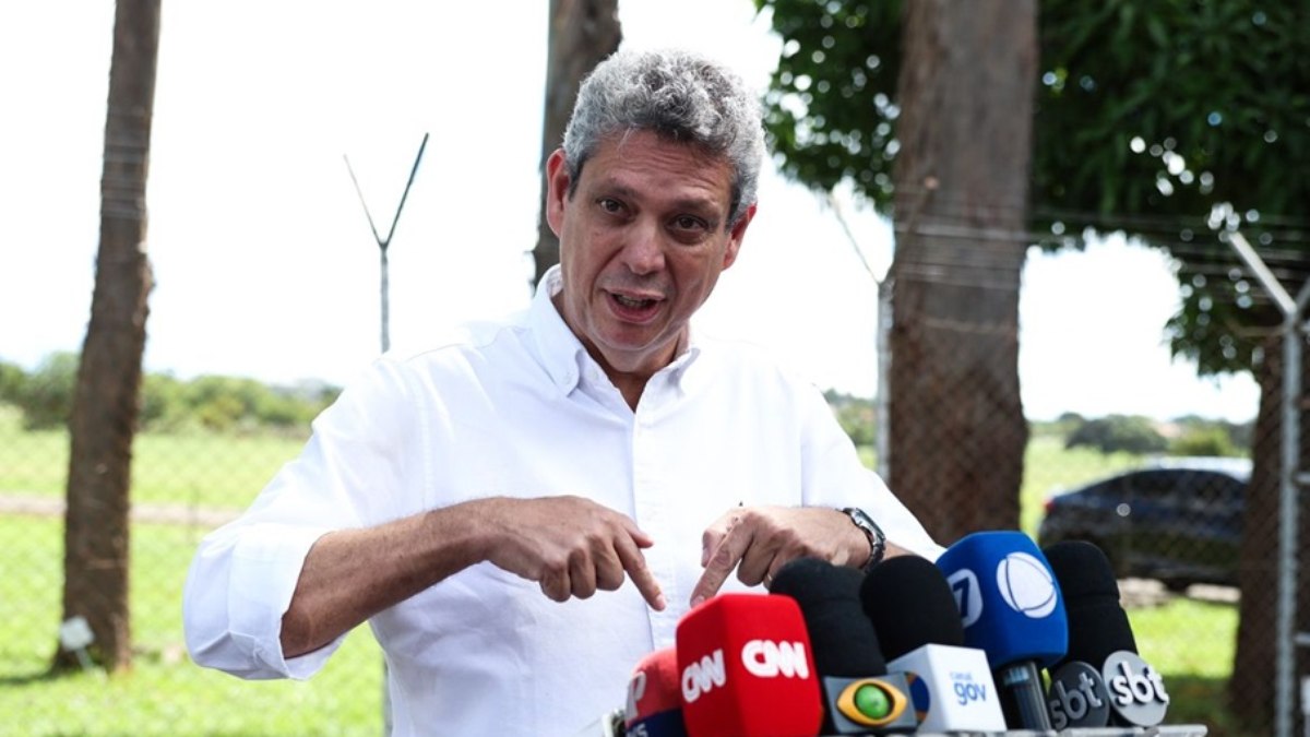 Ministro da Secretaria Geral da Presidência, Márcio Macêdo, esteve presente no encontro