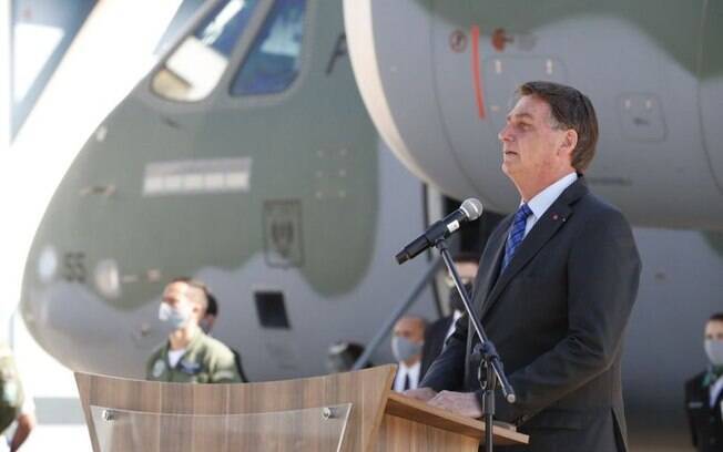 O presidente da República Jair Bolsonaro esteve na Base Aérea de São Paulo, em Guarulhos, para acompanhar a partida dos donativos