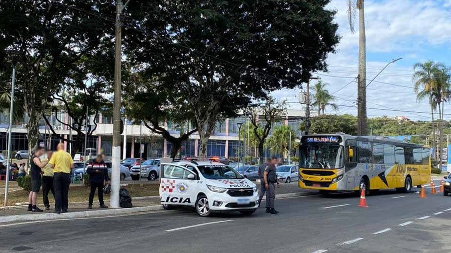O acidente aconteceu em frente à Prefeitura de Valinhos, na Avenida dos Esportes