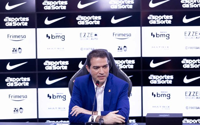 William Batista participa do treino e pode assumir o time contra o Palmeiras