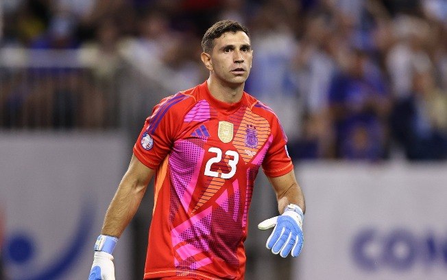 Dibu Martínez continua sendo o paredão da Argentina na Copa do Mundo