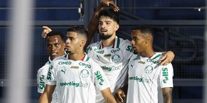 Sem Roque, sem problema: Palmeiras vence e segue isolado na ponta