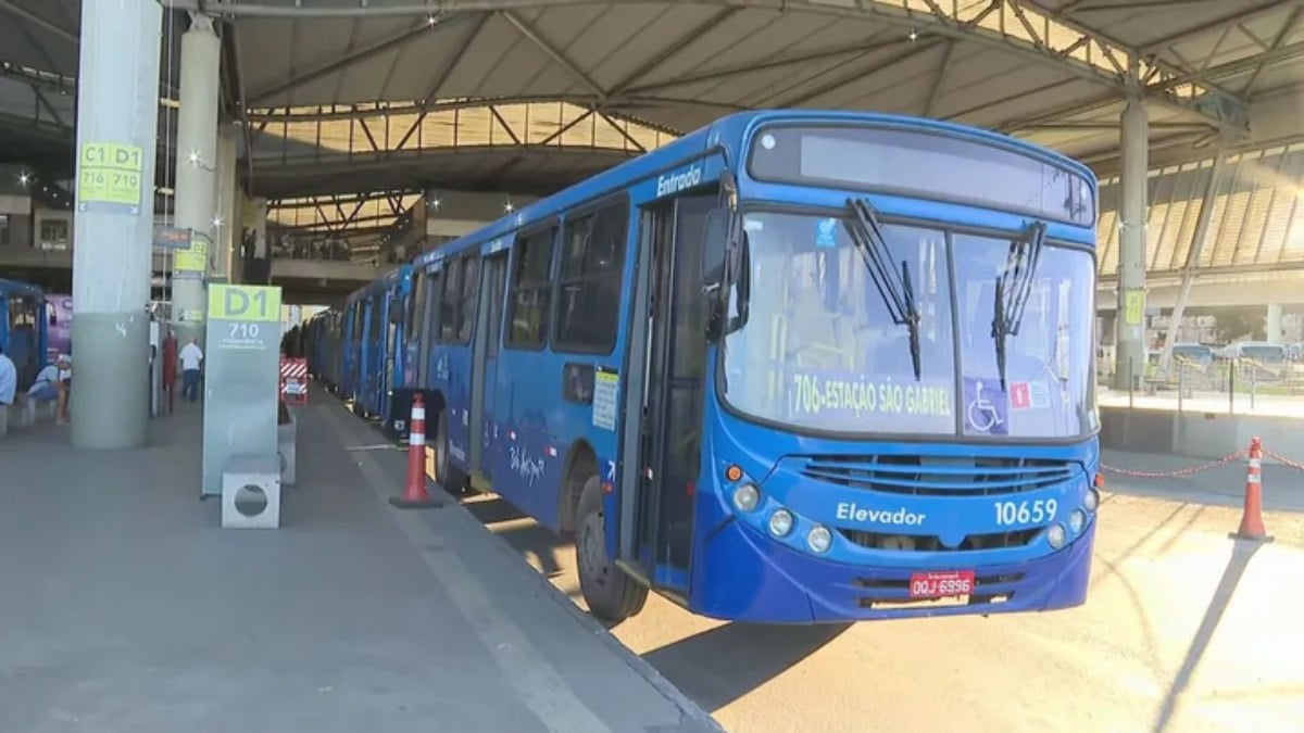 Ônibus na Estação São Gabriel (imagem ilustrativa)