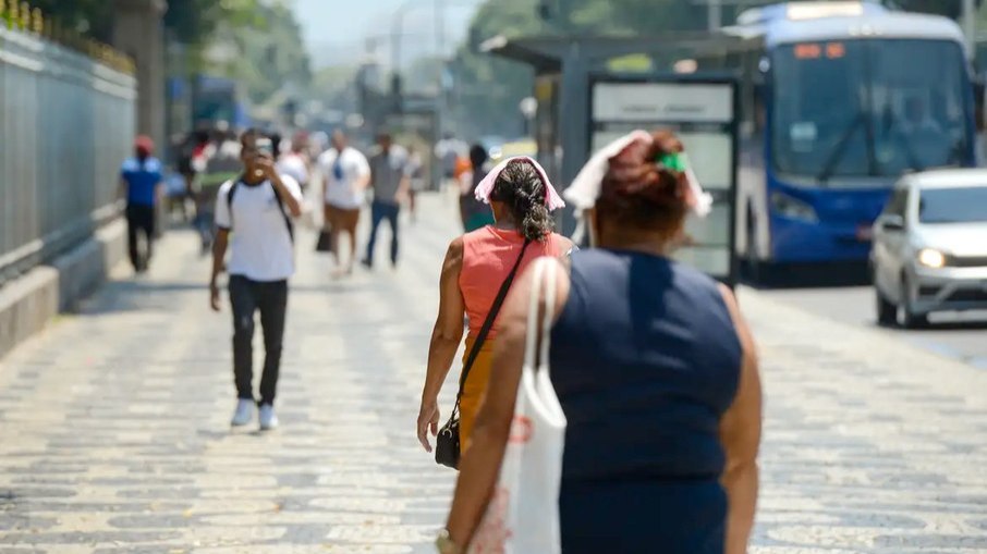 Verão 'fora de época' no outono paulista Verão 'fora de época' no outono paulista