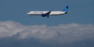 Avião faz pouso de emergência após ameaça de bomba na bagagem