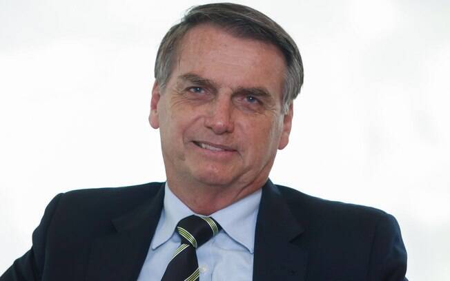 Jair Bolsonaro decidiu revogar e republicar novos  decretos que flexibilizaram a posse de armas no Brasil