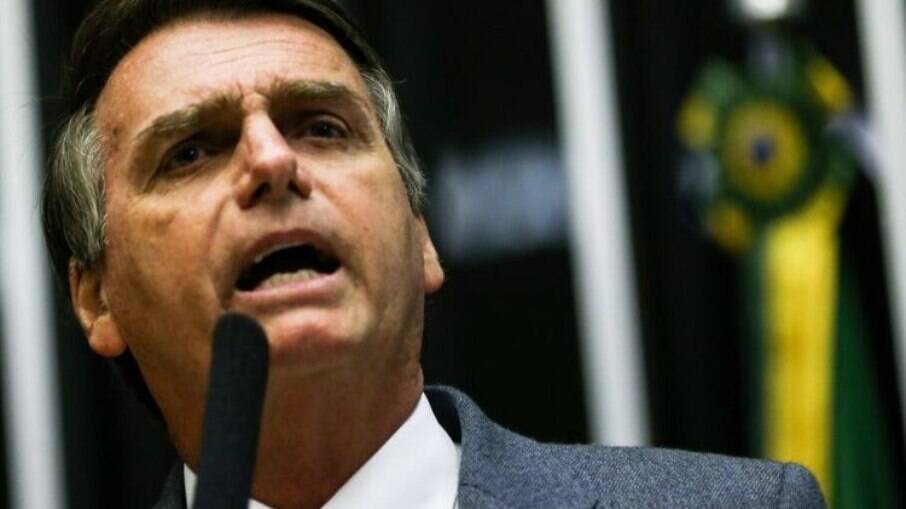 Bolsonaro ssugeriu que a pandemia trata-se de uma 