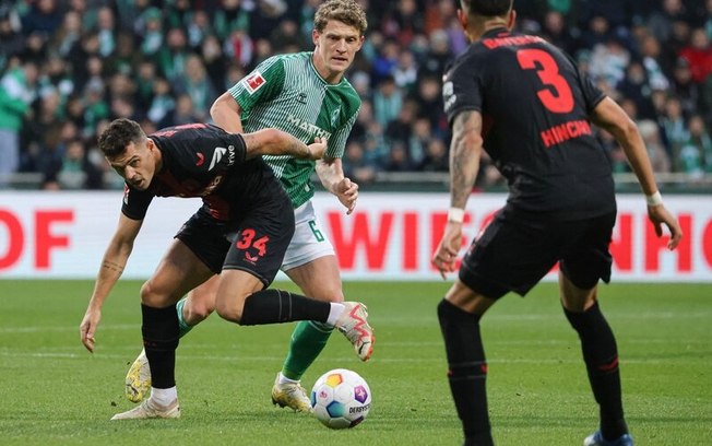 Bayer Leverkusen vence o Werder Bremen e retoma liderança do Alemão
