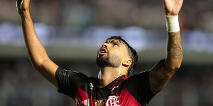 Pressionado, Flamengo mostra força em jogo quase perfeito