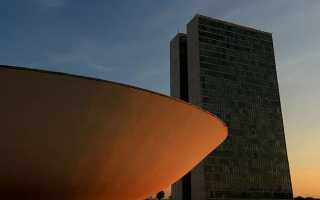 Senado aprova projeto que aumenta o número de deputados Senado aprova projeto que aumenta o número de deputados