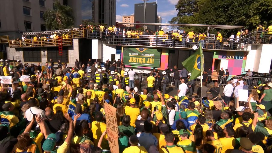 Bolsonaro deve discursar contra o julgamento no STF sobre tentativa de golpe de Estado e falar sobre perseguição política contra a direita Bolsonaro deve discursar contra o julgamento no STF sobre tentativa de golpe de Estado e falar sobre perseguição política contra a direita