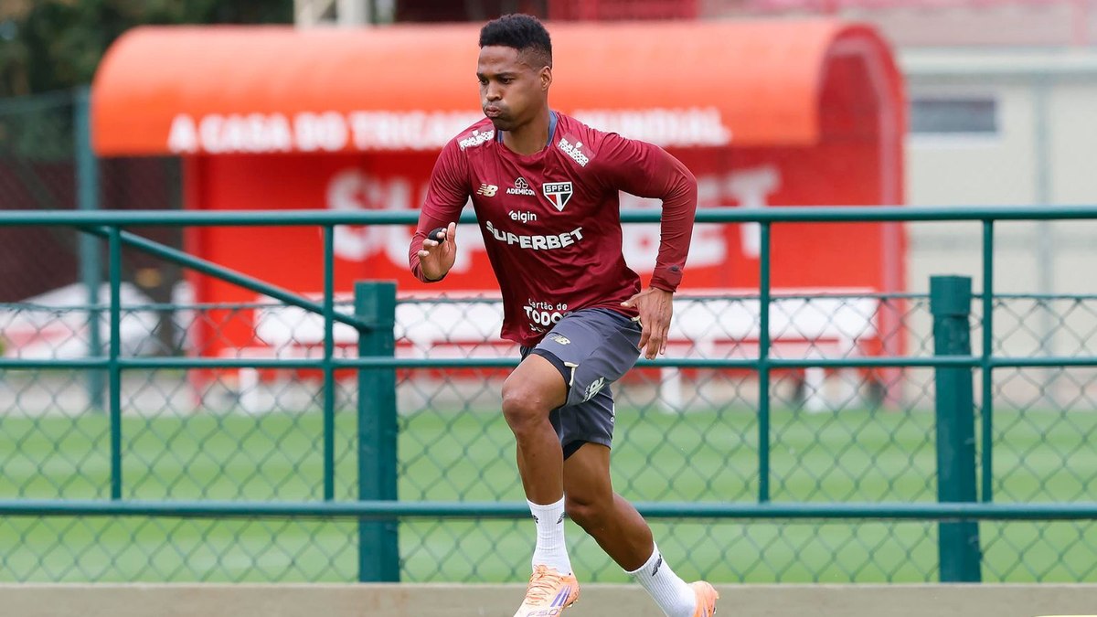 São Paulo confirma lesão do lateral-esquerdo Wendell São Paulo confirma lesão do lateral-esquerdo Wendell