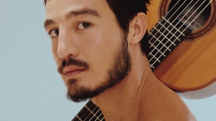 Tiago Iorc lança “Antes Que O Mundo Acabe” com participação de Anitta