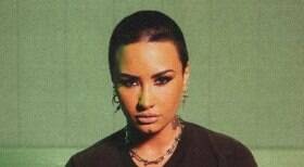 Demi Lovato volta a aceitar ser tratada no feminino