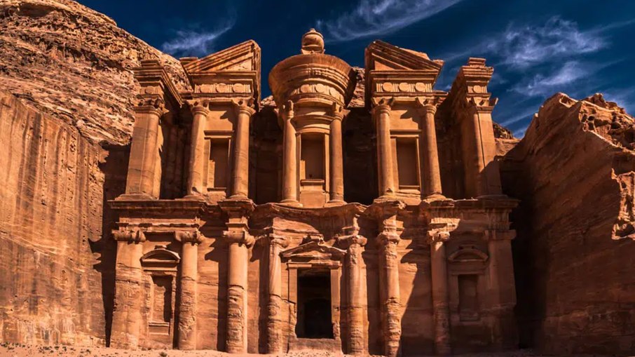 Cidade de Petra, uma das Sete Maravilhas do Mundo Moderno Cidade de Petra, uma das Sete Maravilhas do Mundo Moderno