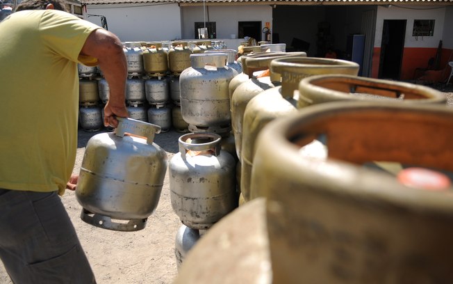 Como funcionará distribuição de botijões de gás para beneficiários do Bolsa Família?