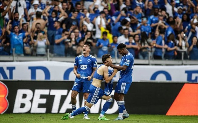 Cruzeiro amplia vantagem, e atinge 99,3% de chance de acesso para a Série A