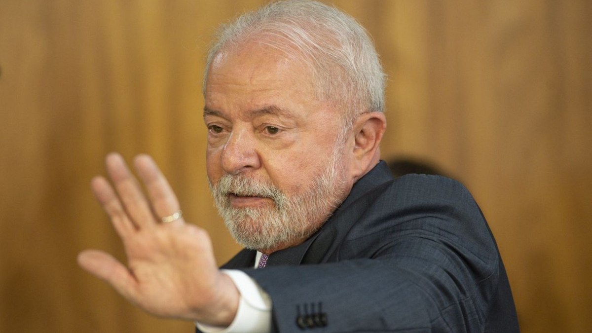 Lula minimizou cobranças aos deputados e assumir dependência do Congresso para governar