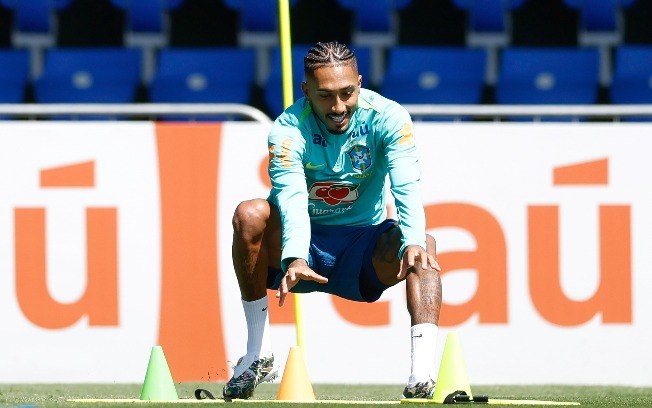 Raphinha, do Barcelona, é um dos líderes da Seleção contra o Chile no Maracanã