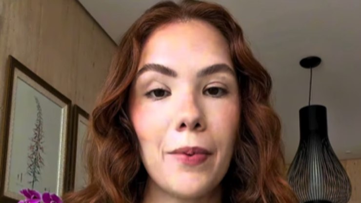 Cantora%20%C3%A9%20denunciada%20ap%C3%B3s%20usar%20multas%20falsas%20para%20promover%20m%C3%BAsica