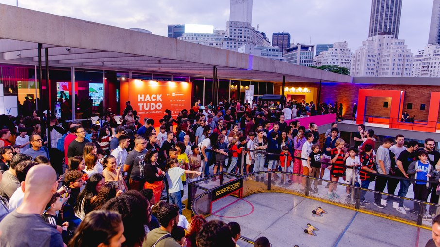 HACKTUDO estreia em São Paulo com experiências gratuitas envolvendo robôs, drones e inteligência artificial. HACKTUDO estreia em São Paulo com experiências gratuitas envolvendo robôs, drones e inteligência artificial.
