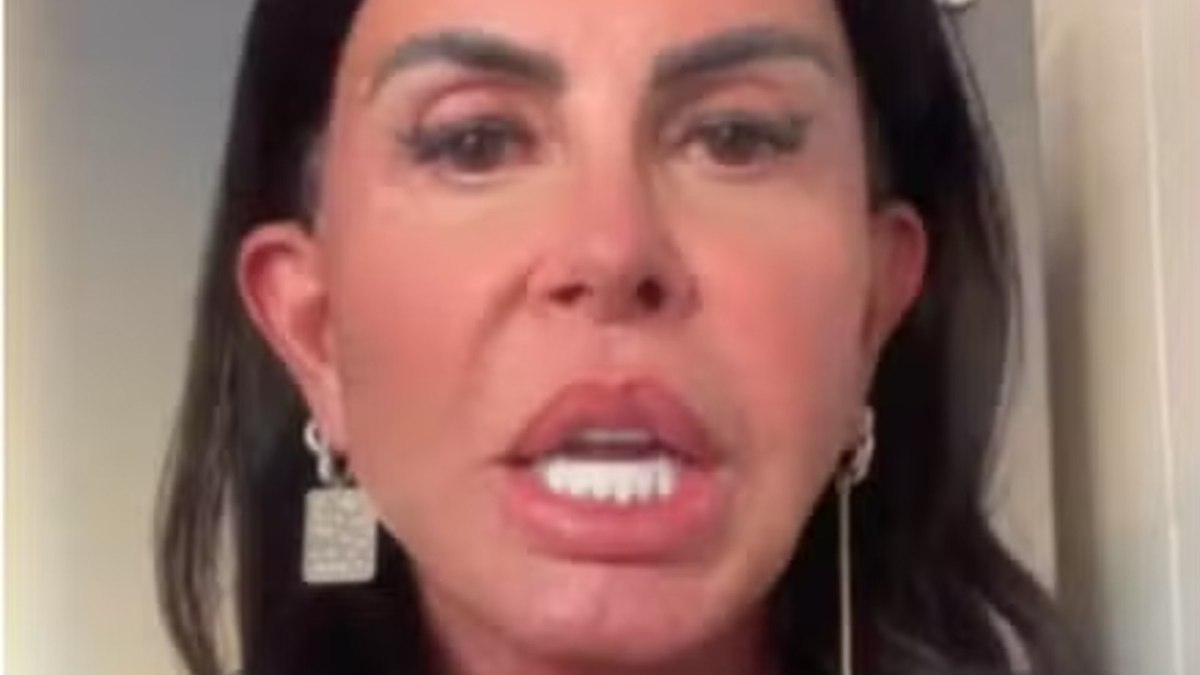 Gretchen rebate críticas a aparência: "Recalcadas e frustradas"