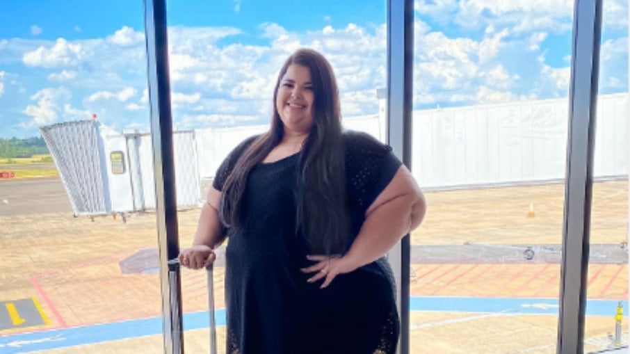 Juliana Nehme, modelo plus size, foi impedida de embarcar por ser 'gorda demais'