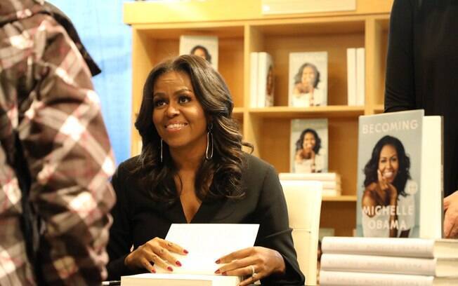 Michelle Obama em noite de autógrafos