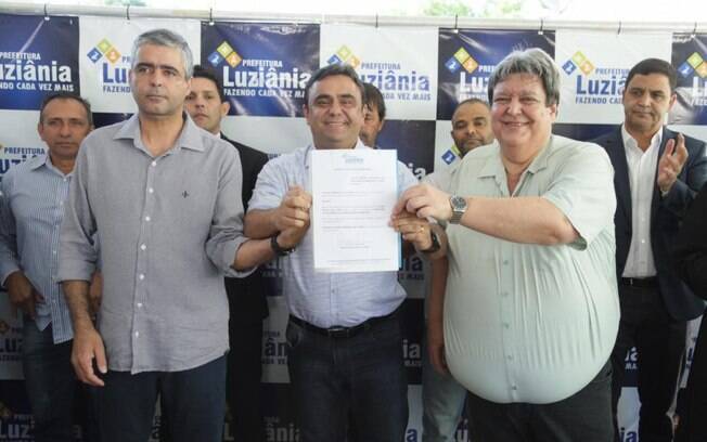 O TJGO afastou o prefeito por 120 dias, a vice-prefeita Edna Aparecida Alves de Silveira assume o cargo interinamente.