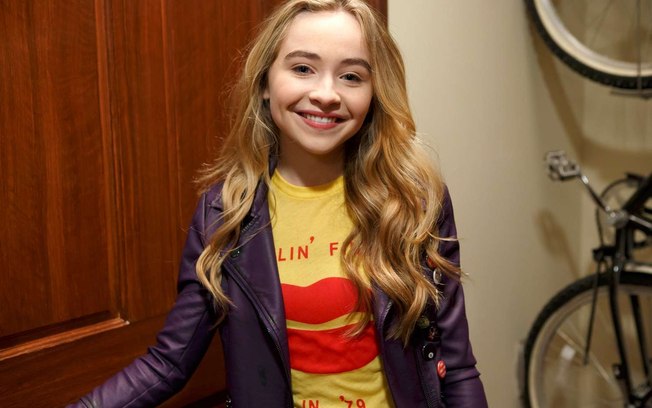 5 fatos inusitados sobre Sabrina Carpenter que você definitivamente não sabia