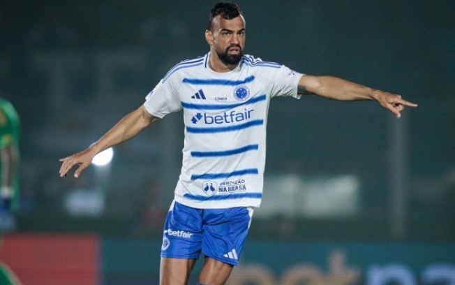 Fabrício Bruno revela dores nas costas e cita momento difícil Fabrício Bruno revela dores nas costas e cita momento difícil